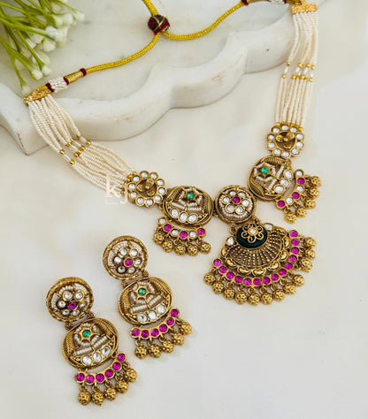 Rouni necklace set