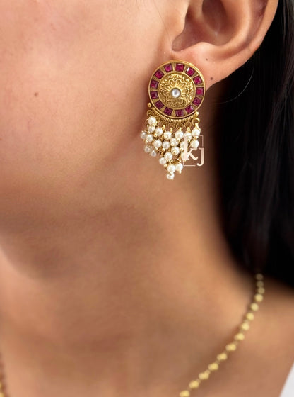 Shiri pendant set
