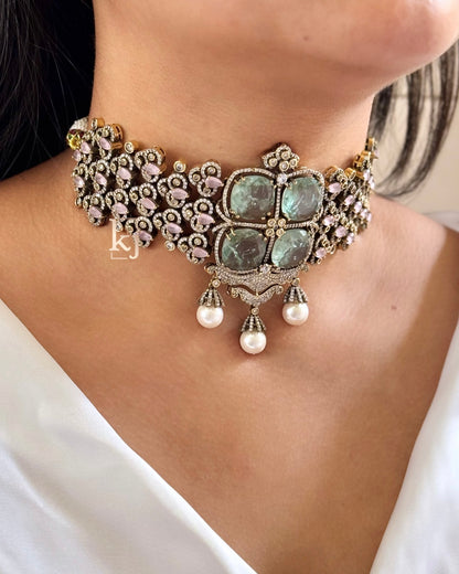 Kelly choker set