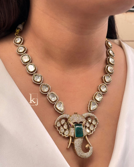 Tirasa necklace set