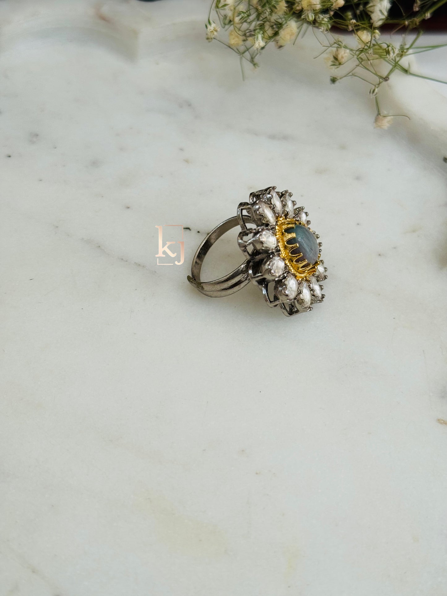 Diva ring