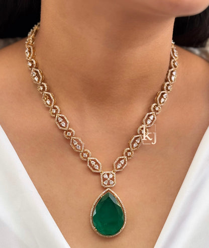 Leah pendant set