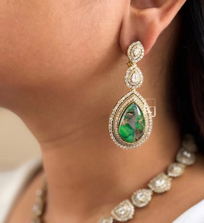 Callisto pendant set
