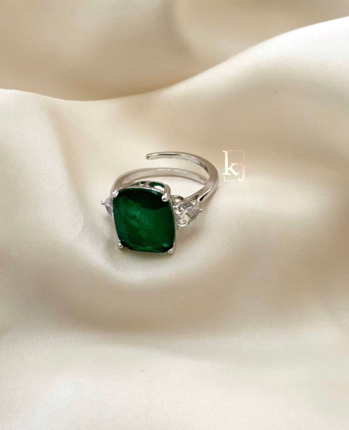 Shy ring