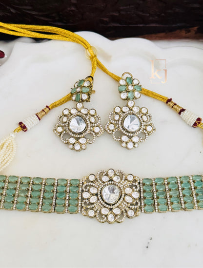 Vivia Choker set