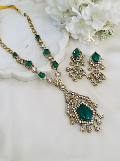 Leola pendant set