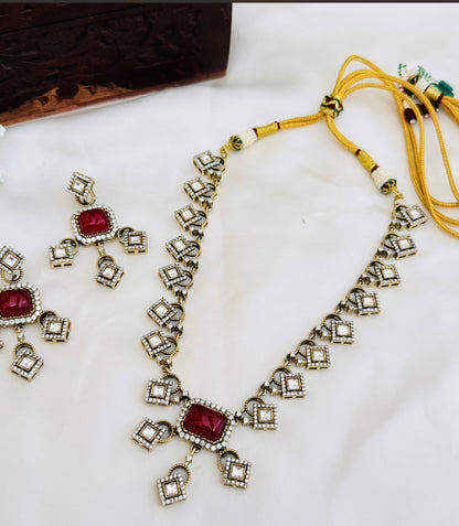 Hiraya necklace set