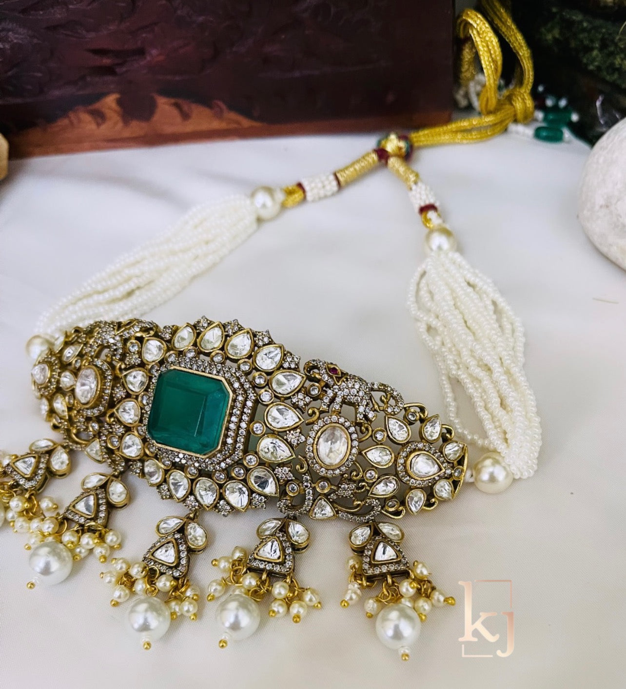 Amaira choker set