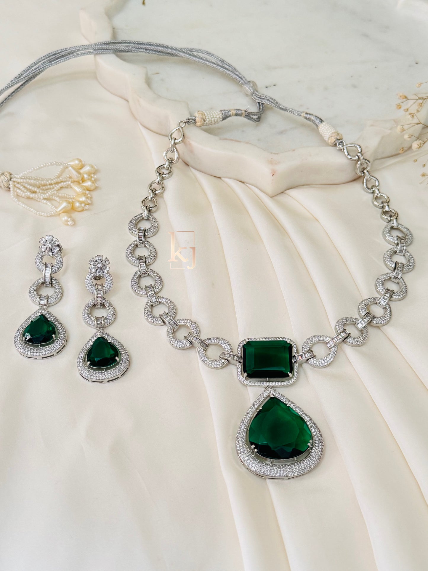 Frina necklace set