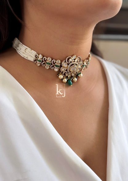 Kiaa choker set