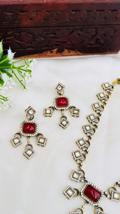 Hiraya necklace set