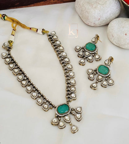 Alaya necklace set