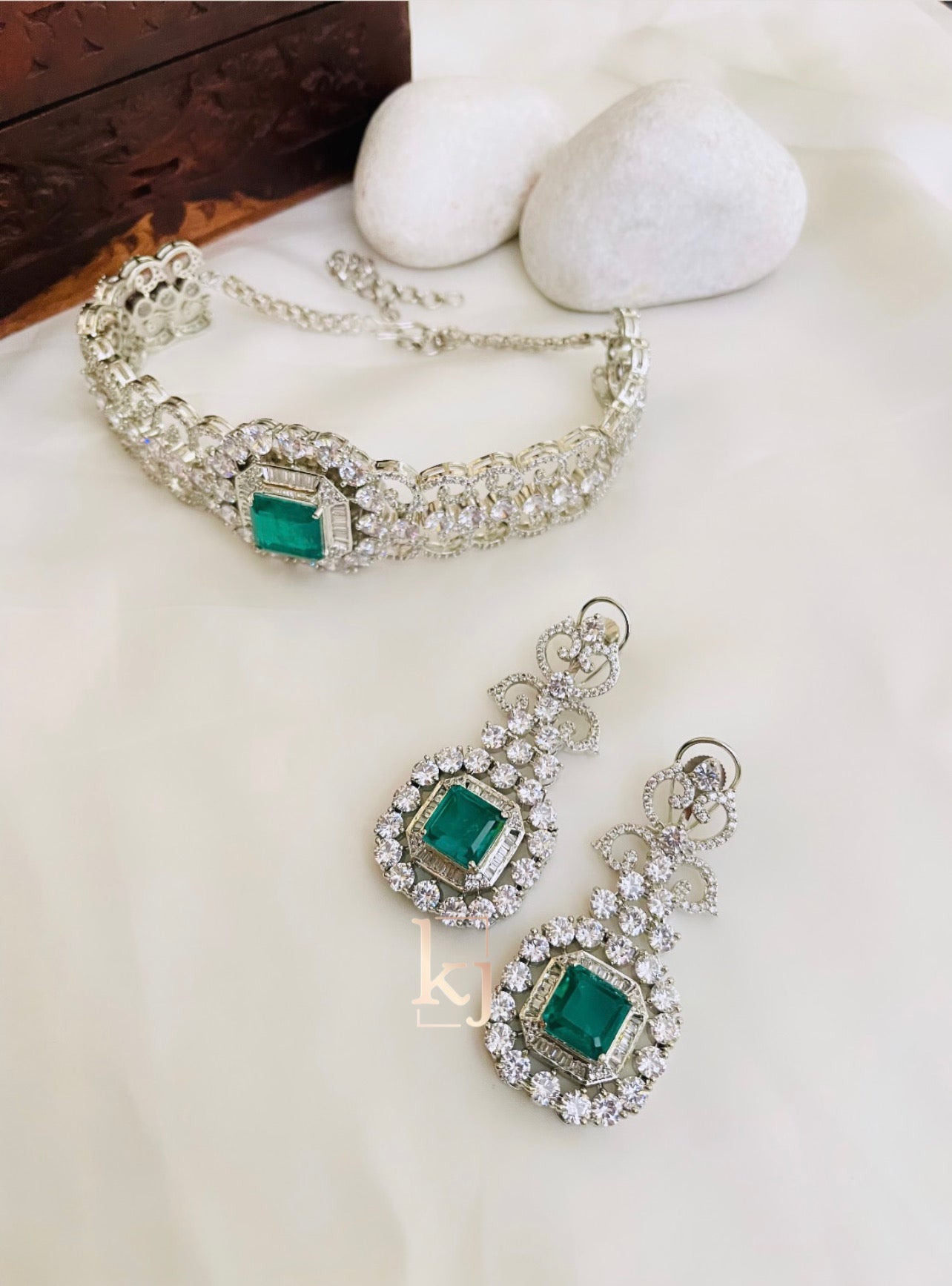 Ruthi choker set