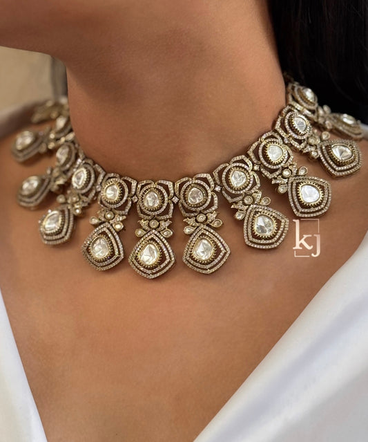 Imira necklace set