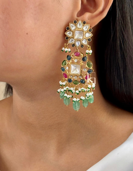 Avyun earrings set