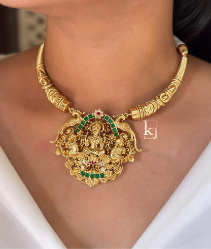 Dhara necklace set