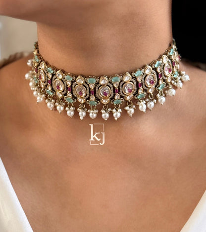 Nihira choker set