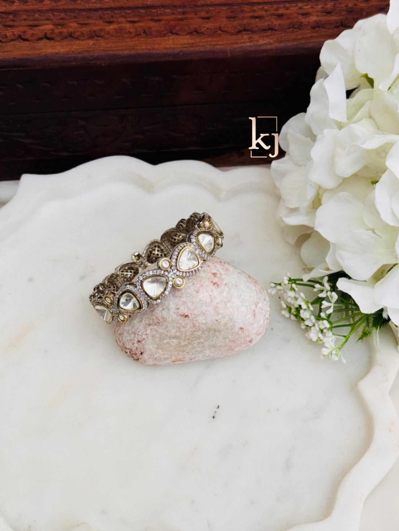 Lyra Bangle kada single 2.6