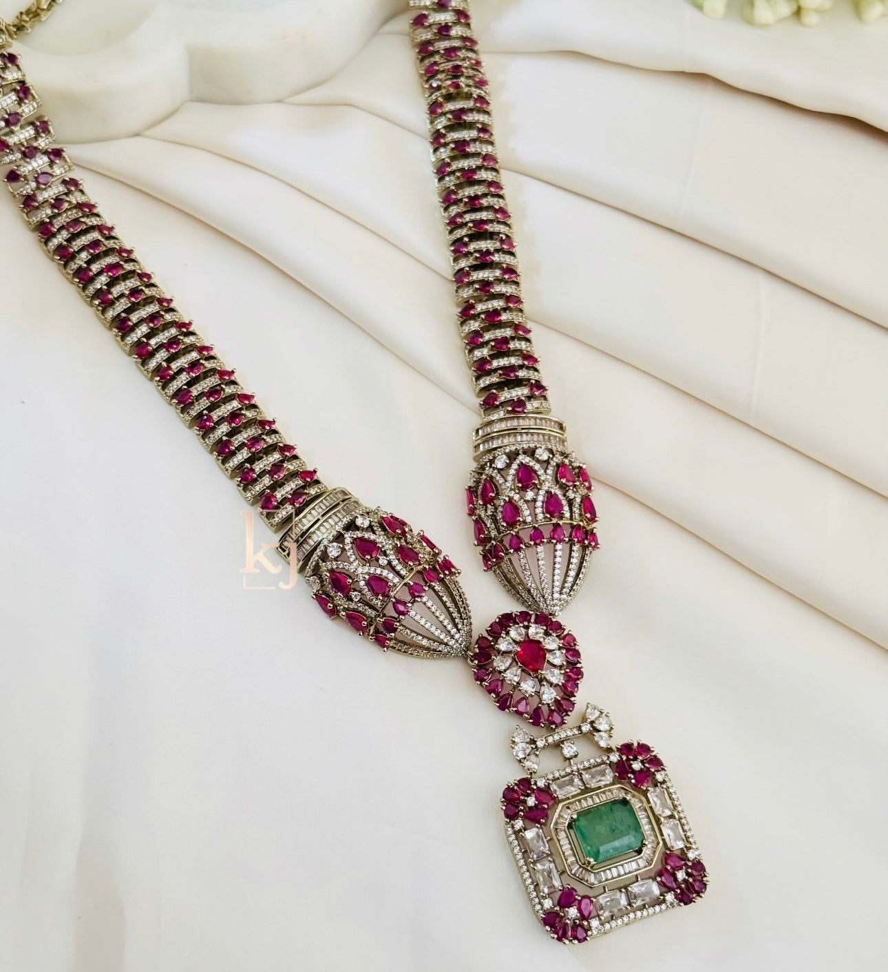 Denvi necklace set