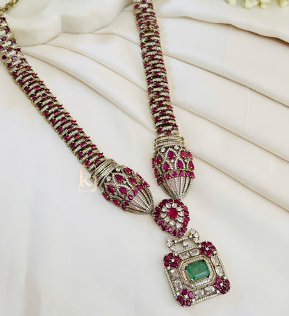 Denvi necklace set