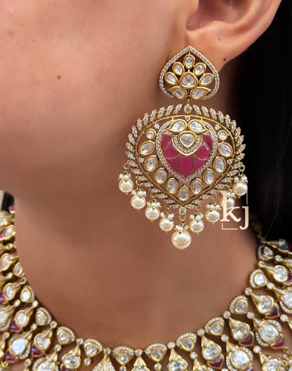 Reign necklace set