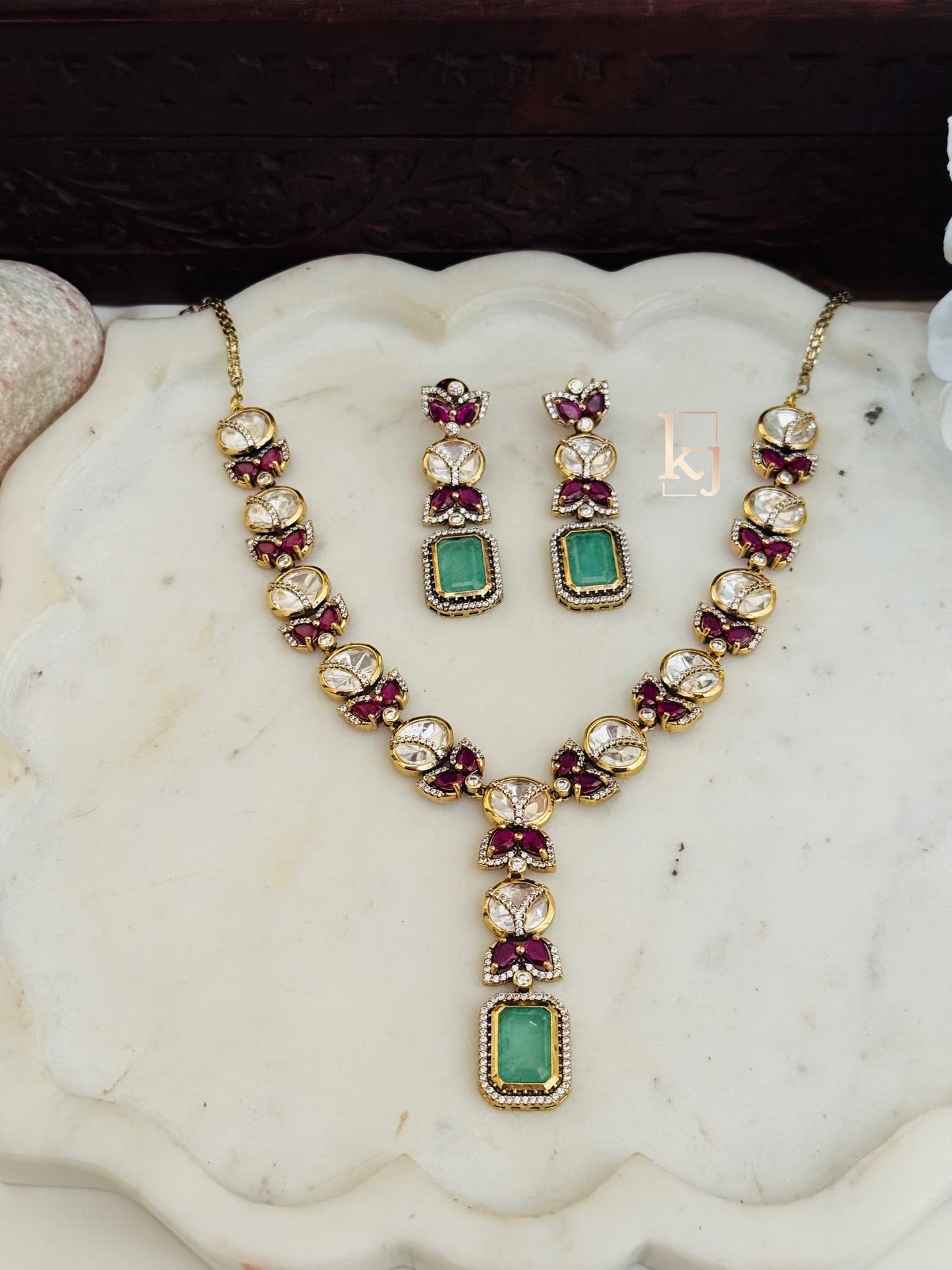 Viana necklace set