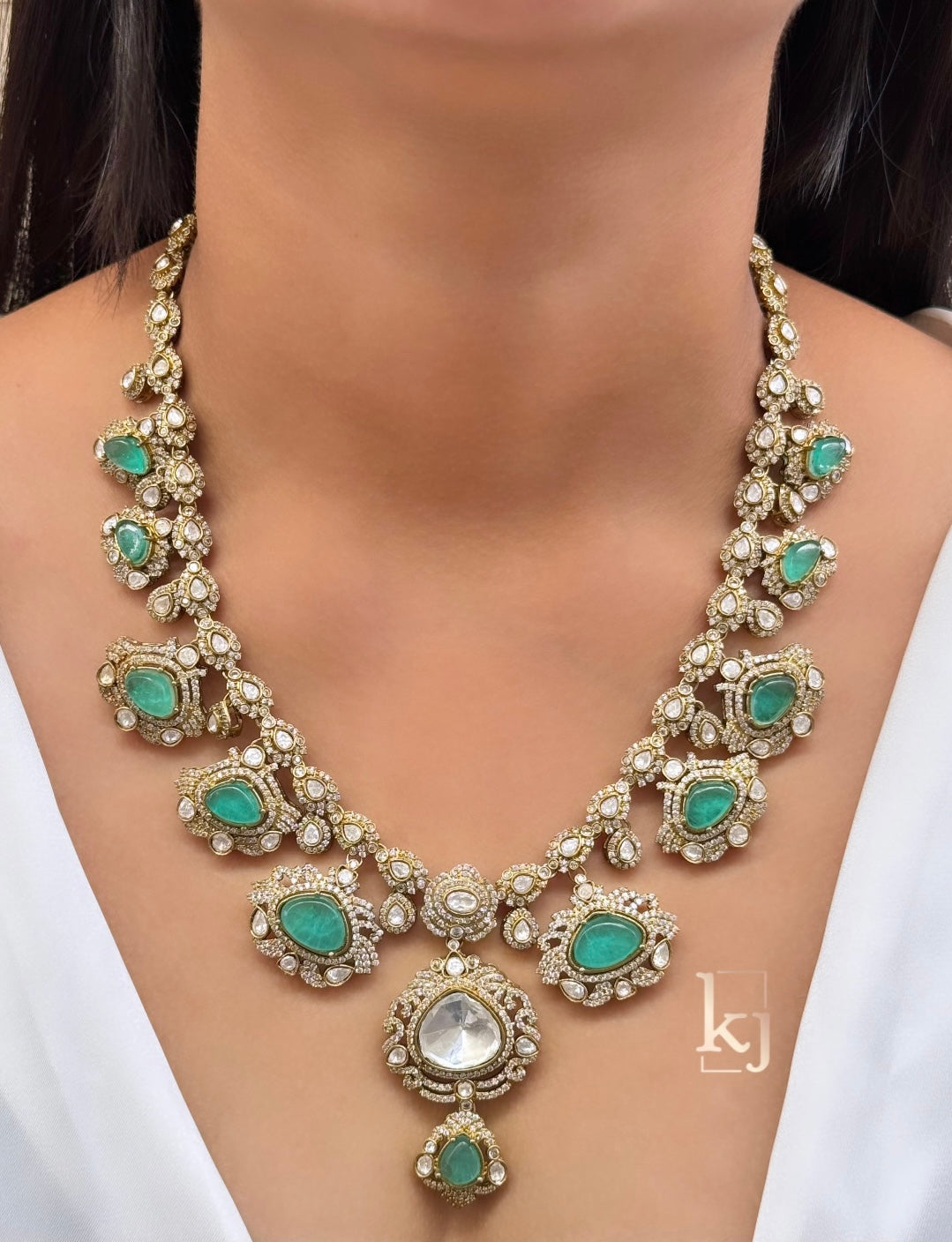 Rezaa necklace set