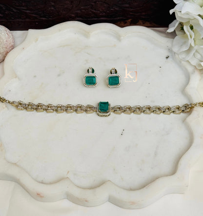 Electra choker set