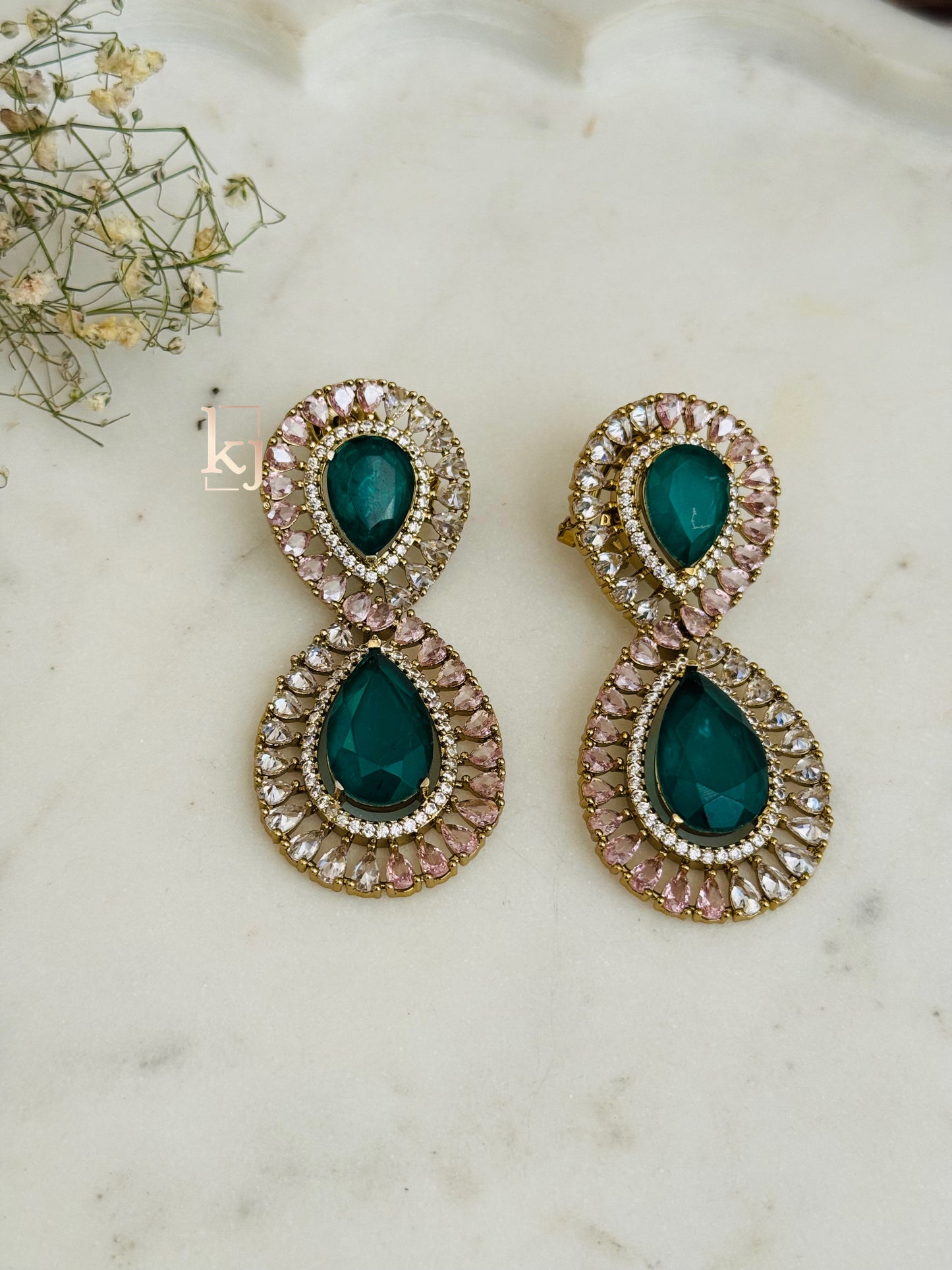 Aide earrings set