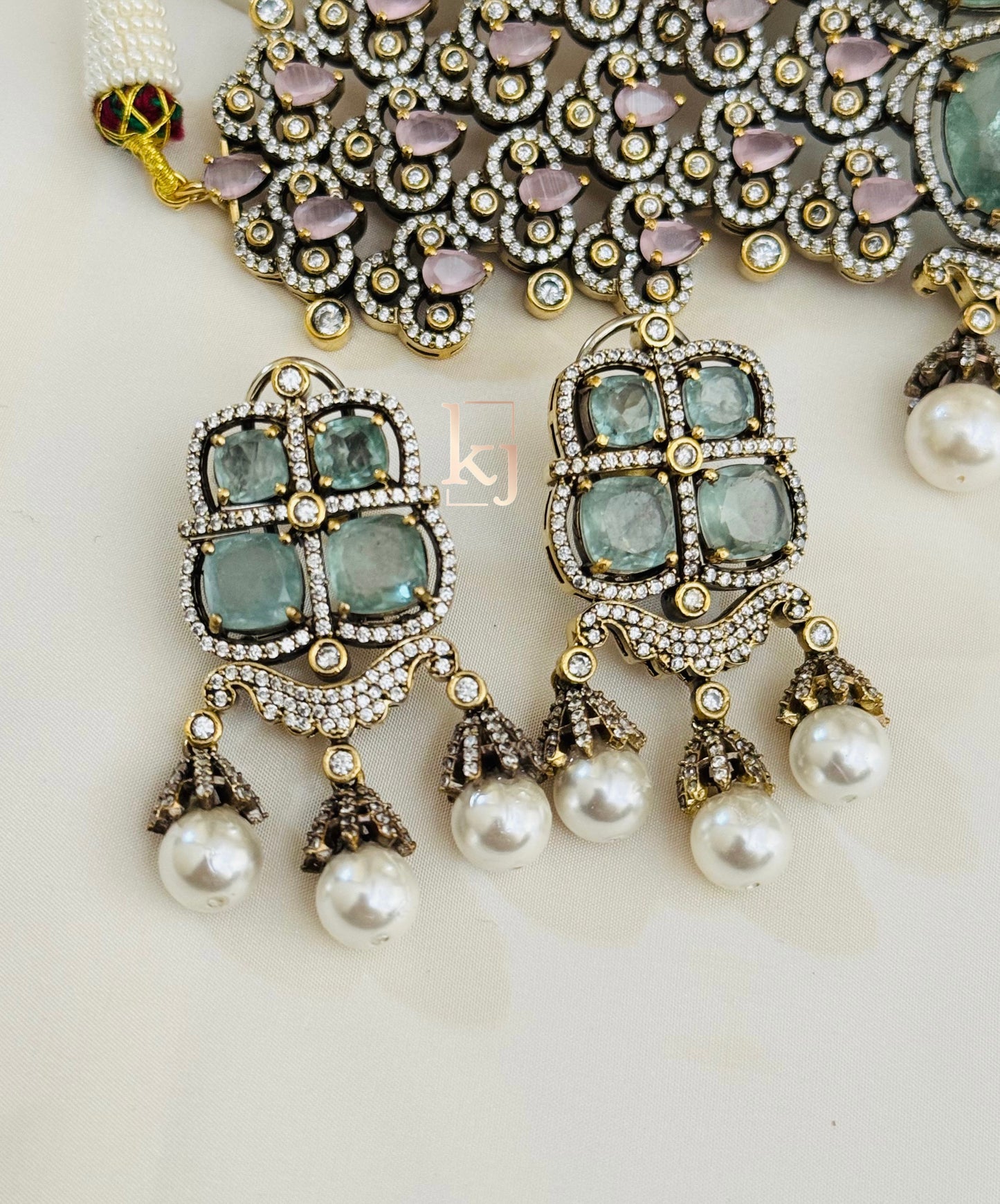 Kelly choker set