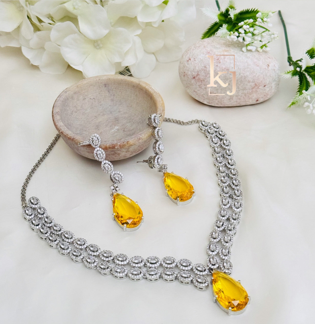 Liya necklace set