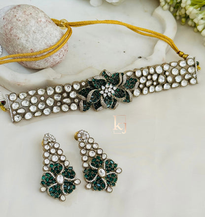 Petal choker set