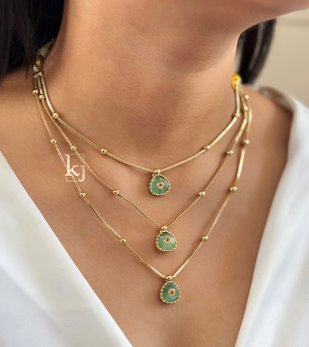 Hiona 3 layer elegant neck set
