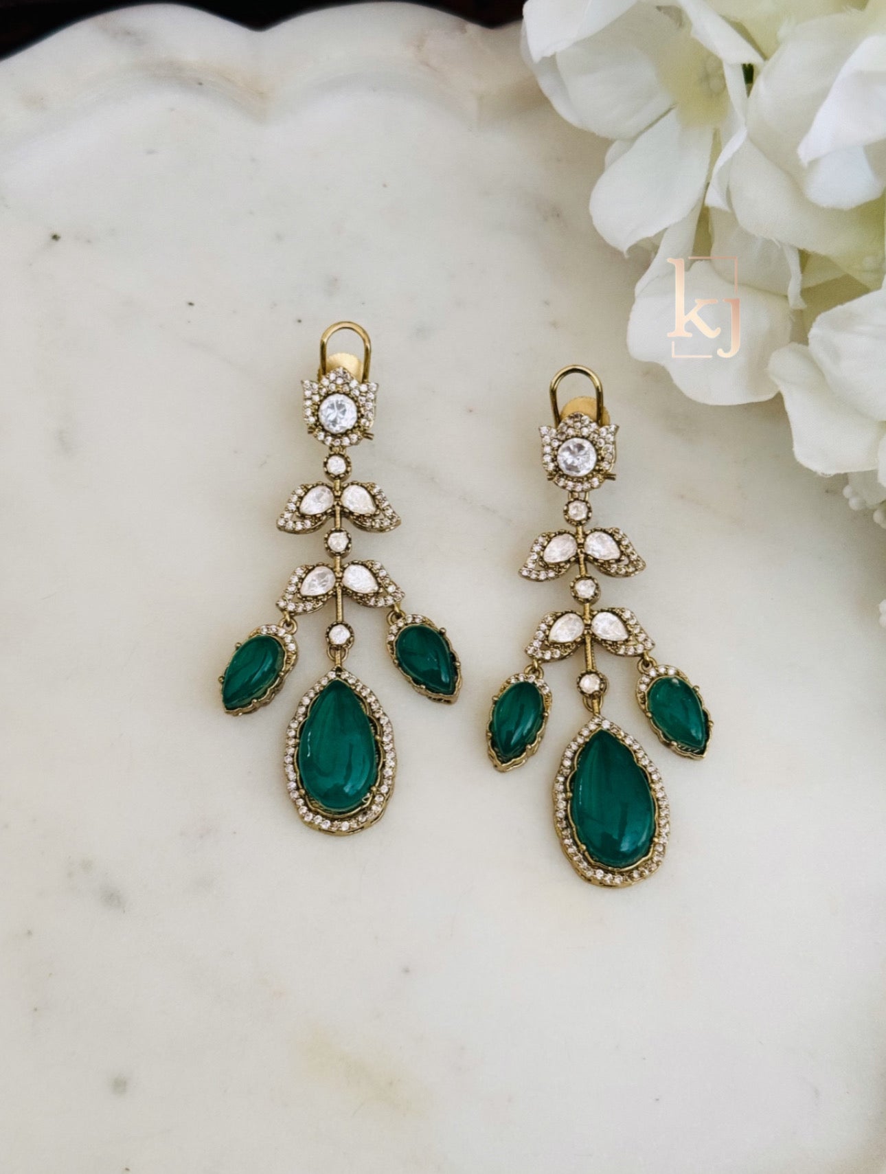 Calix Earrings set