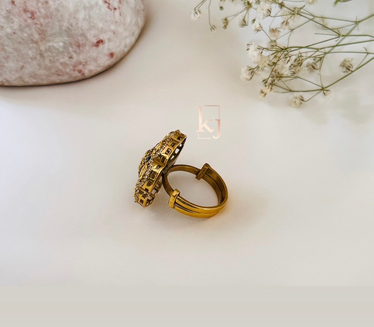 Ezra ring