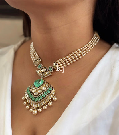 Nyara necklace set