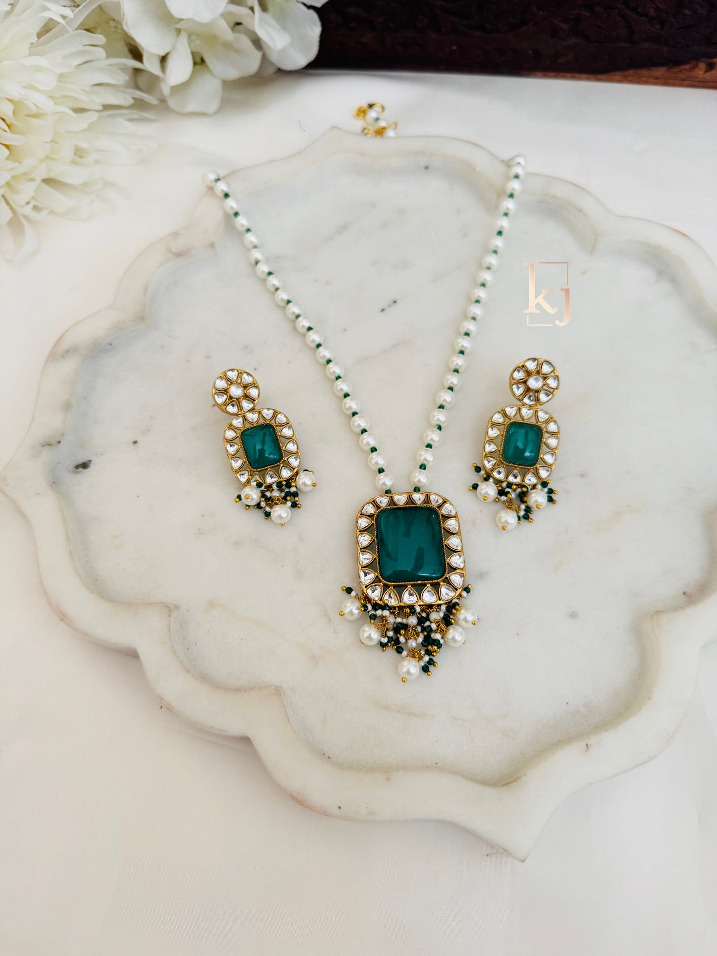 Rivena pendant set