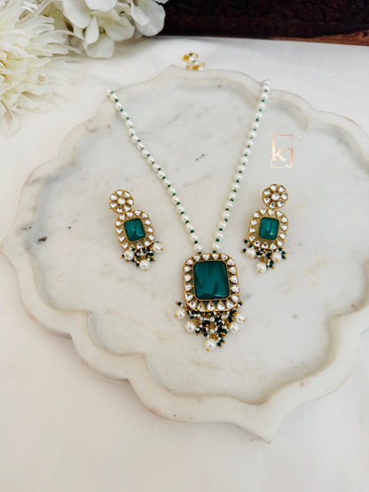 Rivena pendant set