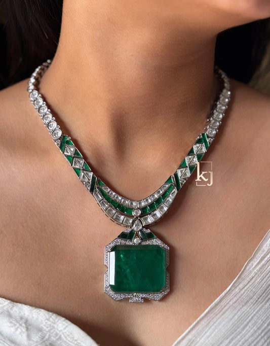 Elnora pendant set
