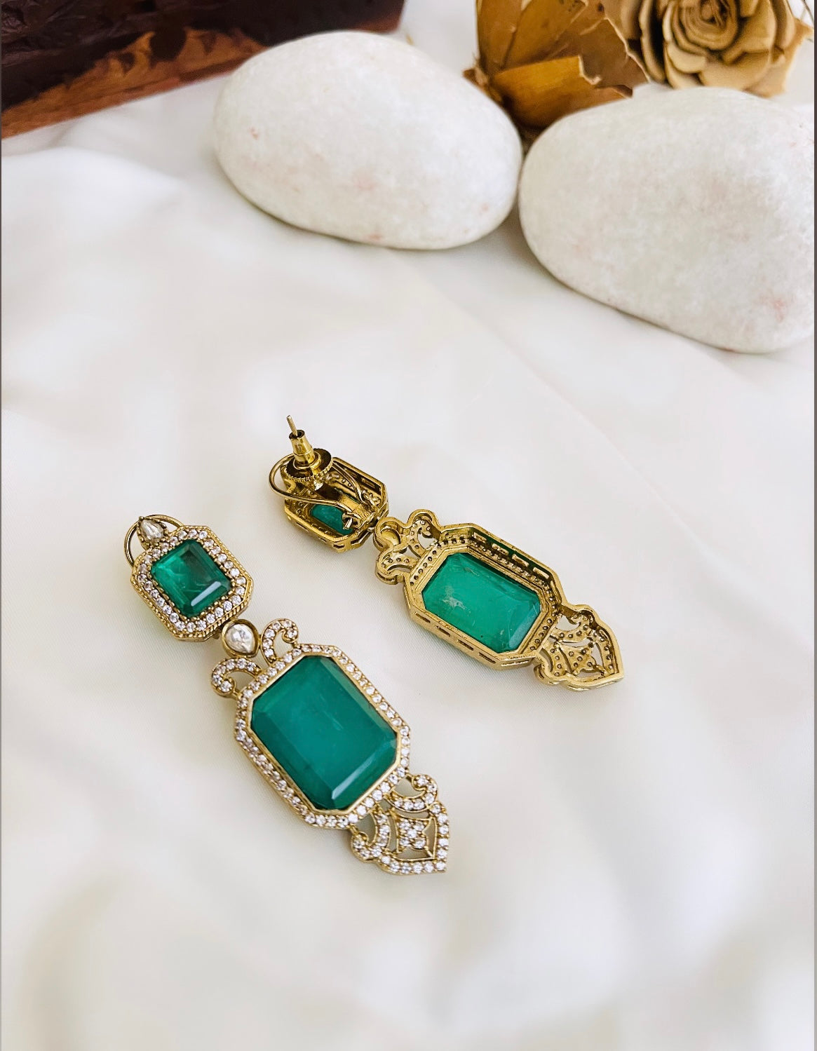 Dania Green Necklace Set