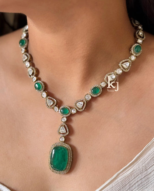 Nurin pendant set