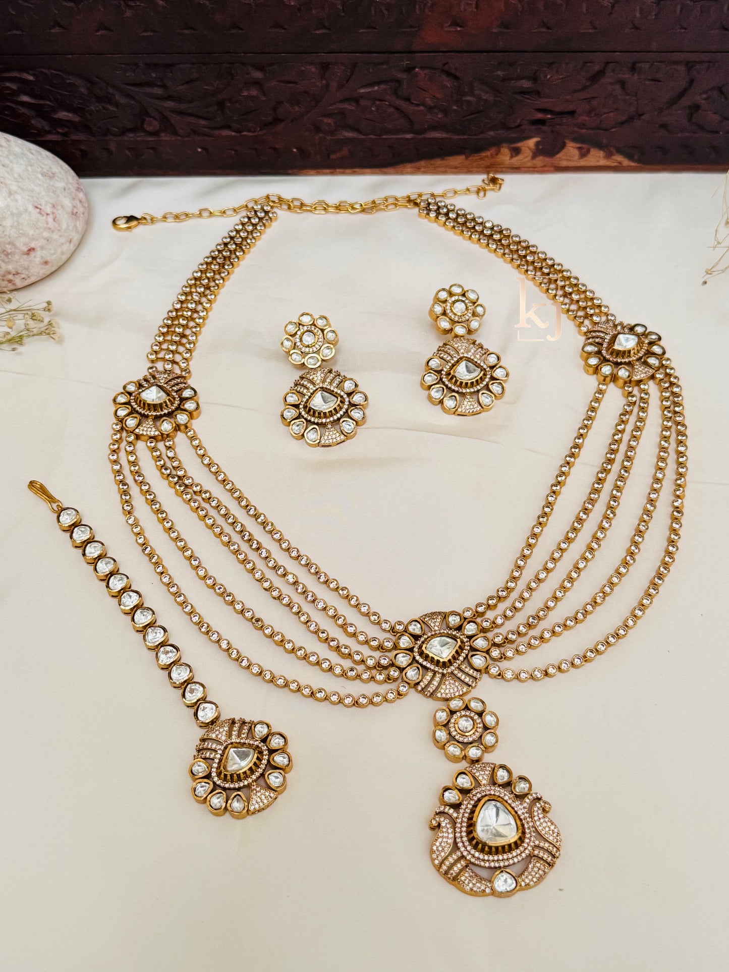 Shreni necklace set
