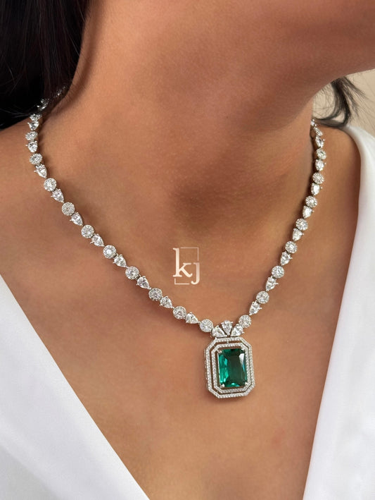 Lyla necklace set