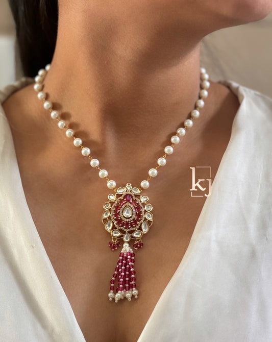 Leonora pendant set