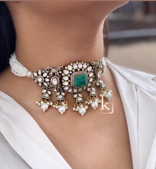Amaira choker set