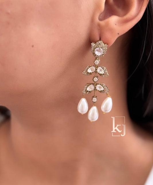Vessel earrings set