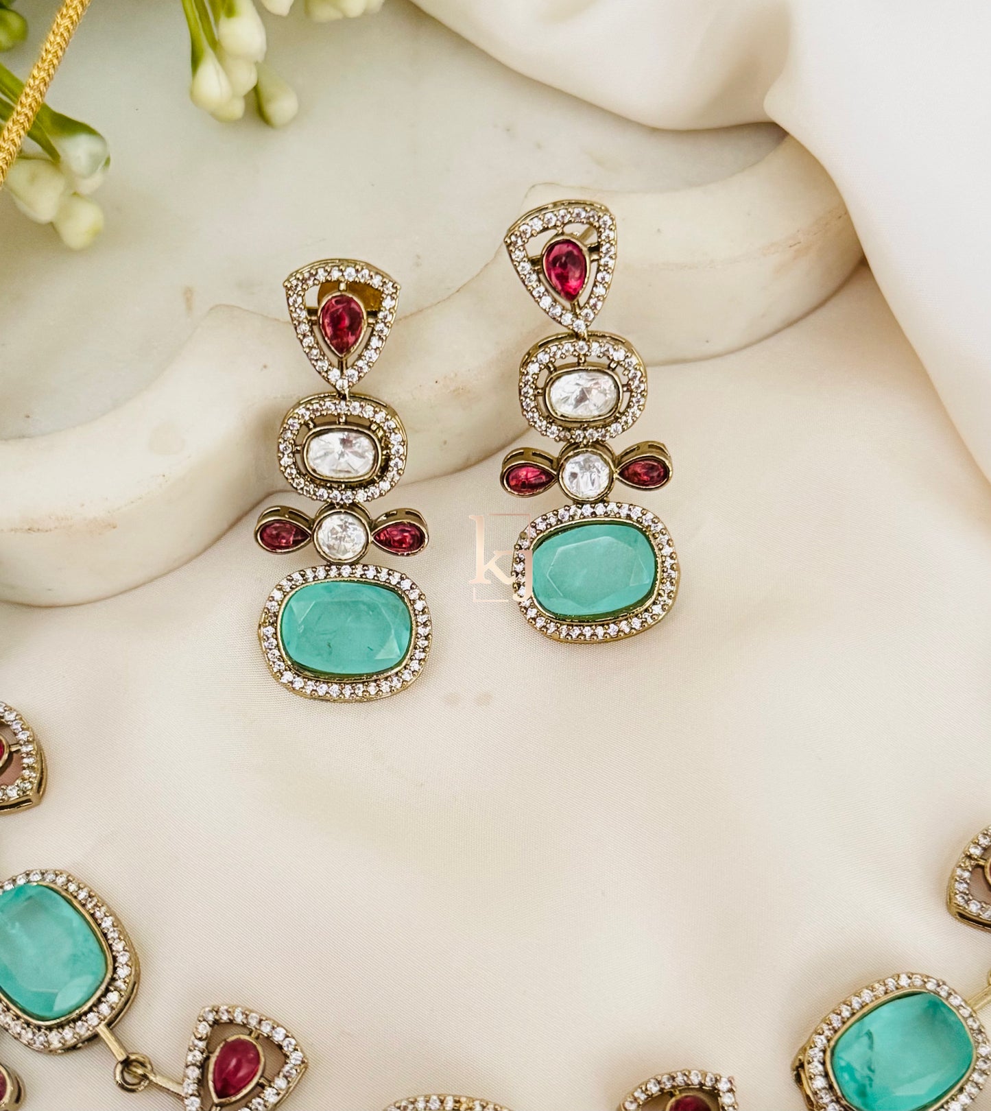 Mira necklace set