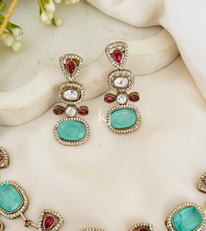 Mira necklace set