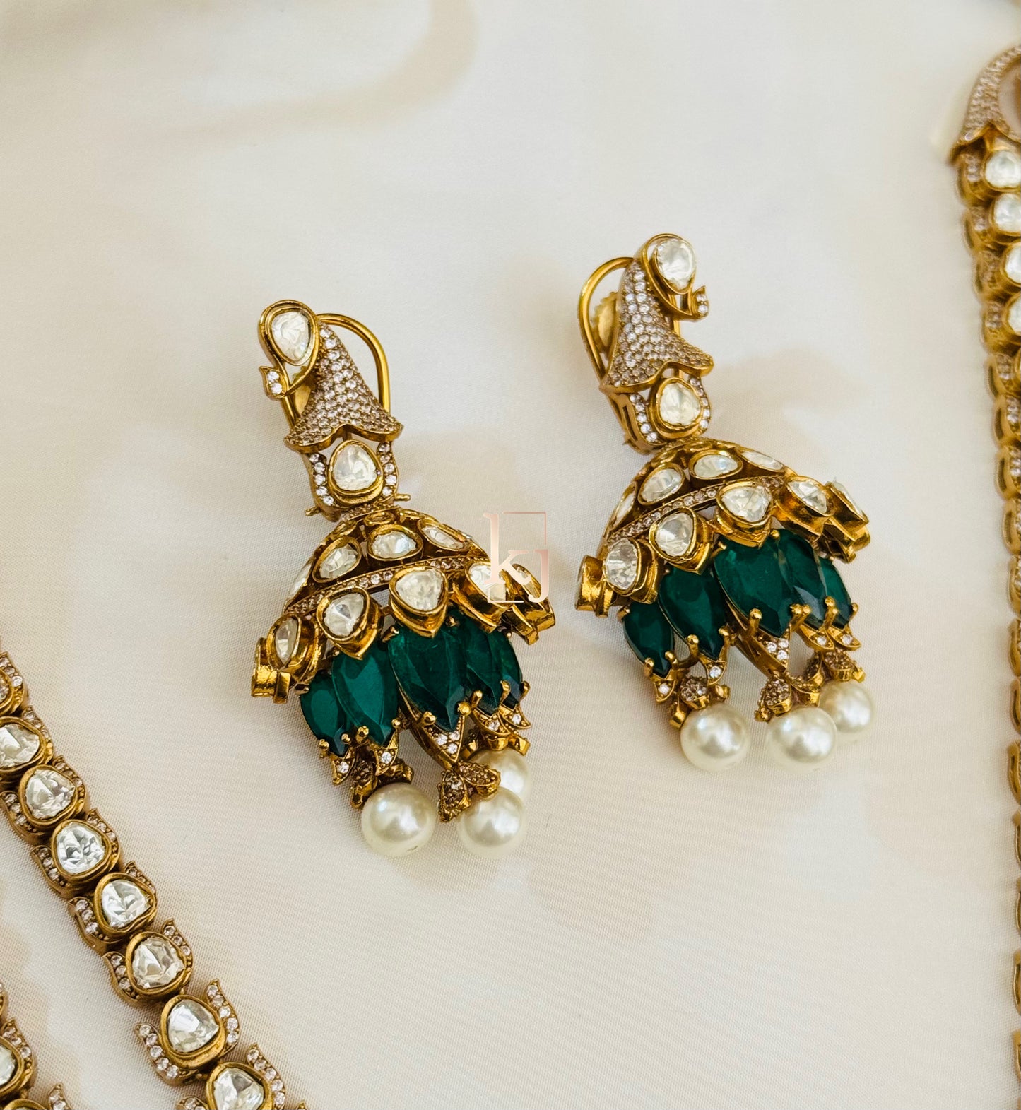 Merit necklace set