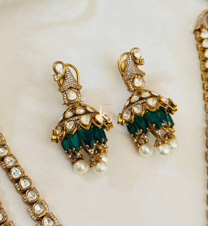 Merit necklace set